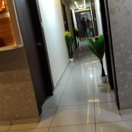 Hotel Atlanta Ahmedabad Exterior photo