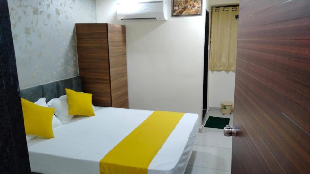 Hotel Atlanta Ahmedabad Exterior photo